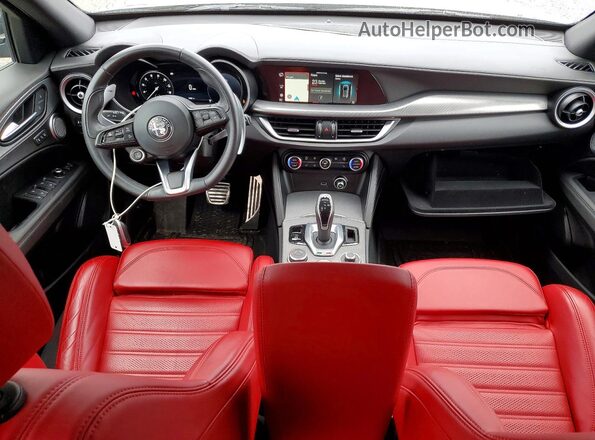 ZASPAKBN1R7D70532 2024 ALFA ROMEO STELVIO Black Widok deski rozdzielczej