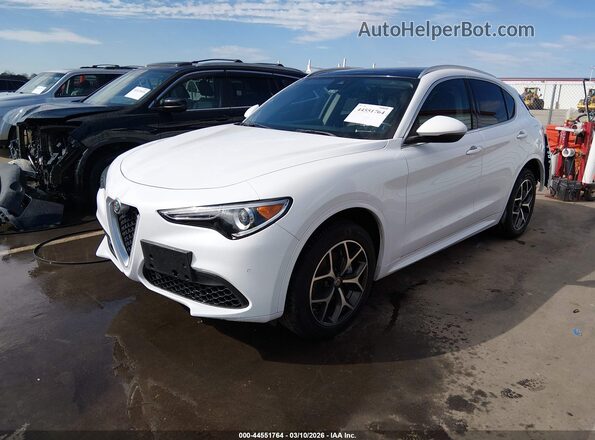 ZASPAKBN5L7C89590 2020 ALFA ROMEO STELVIO White წინა მარცხენა ხედი სამი მეოთხედიდან