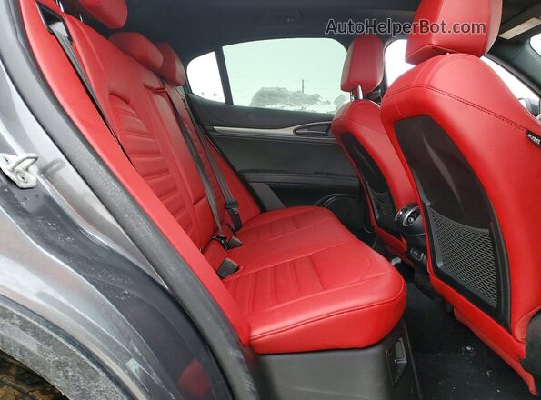 ZASPAKBN7R7D82796 2024 ALFA ROMEO STELVIO Gray Vista interior trasera