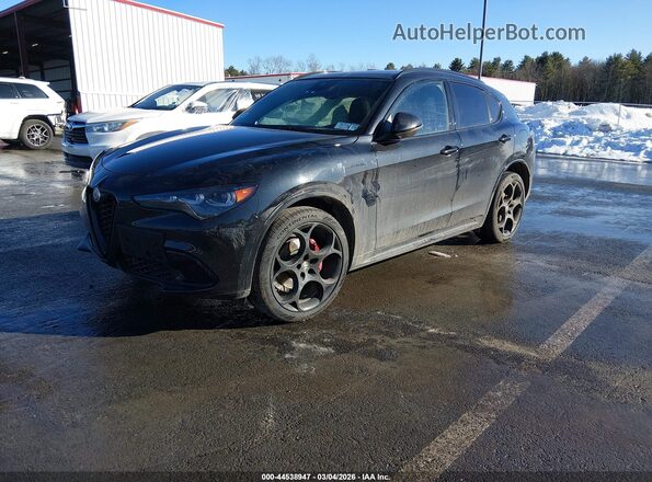 ZASPAKBN8R7D76747 2024 ALFA ROMEO STELVIO Черный Передняя левая четверть