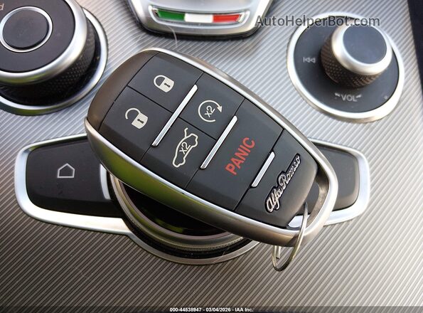 ZASPAKBN8R7D76747 2024 ALFA ROMEO STELVIO Черный Вид панели приборов