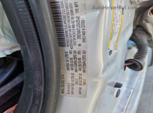 ZFBCFAAH7JZ040548 2018 FIAT 500L Silver Widok komory silnika