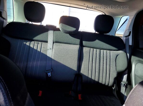 ZFBCFAAH8HZ039063 2017 FIAT 500L Красный Вид задних сидений