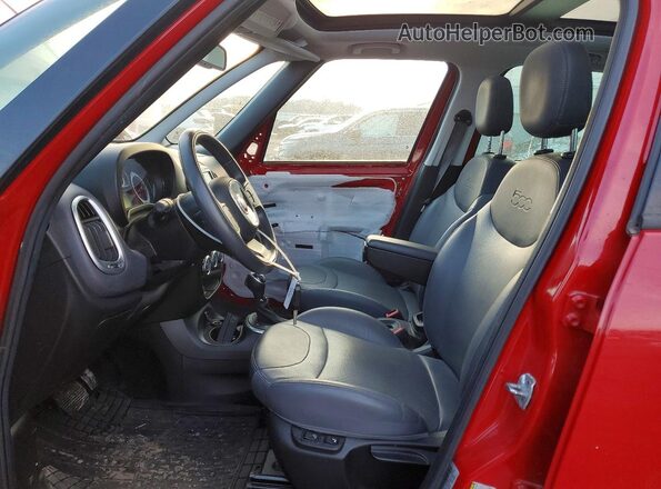 ZFBCFACH2HZ040173 2017 FIAT 500L Красный Вид салона спереди