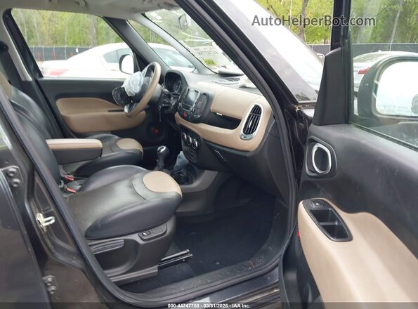 ZFBCFADH3HZ040245 2017 FIAT 500L Gray Front interior view