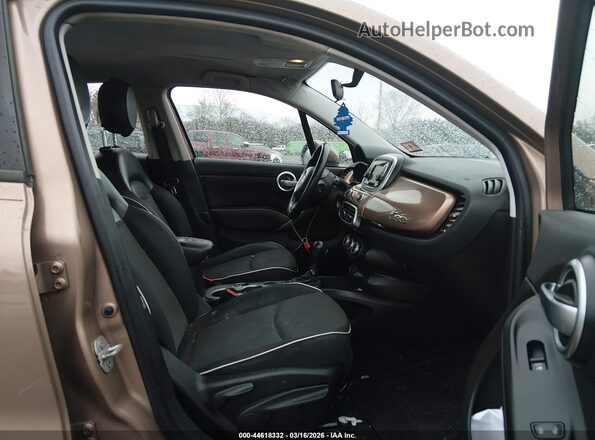 ZFBCFXAB2HP614641 2017 FIAT 500X Tan Вид салону спереду