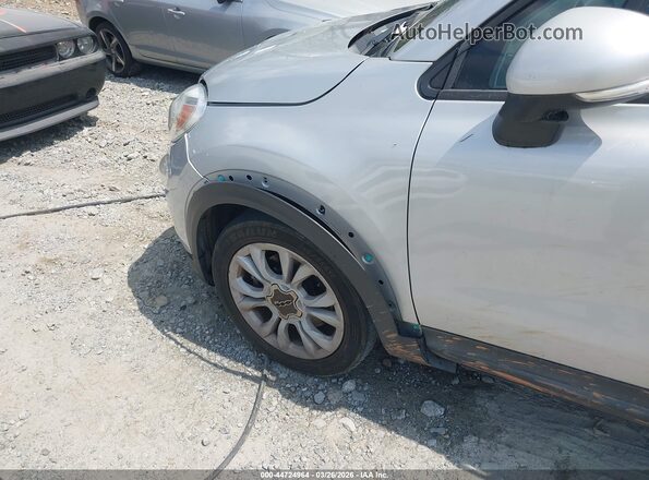 ZFBCFXBT5GP464837 2016 FIAT 500X Silver Widok wnętrza z tyłu