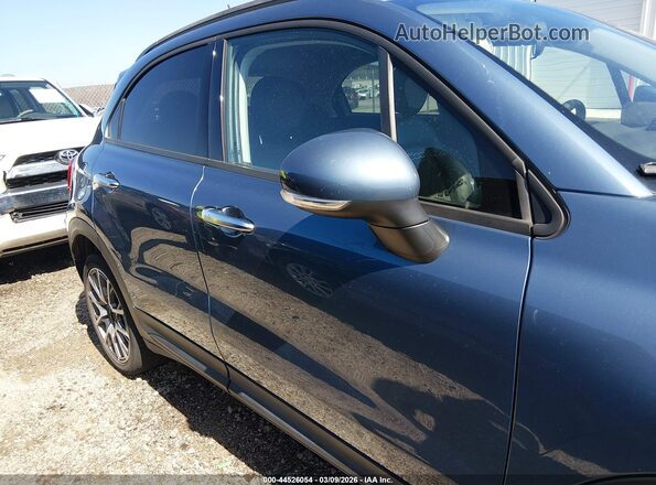 ZFBCFXCBXHP599027 2017 FIAT 500X Синий Вид задней части салона