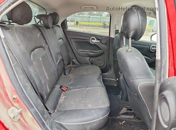 ZFBCFXCTXGP392631 2016 FIAT 500X Red Widok tylnych siedzeń