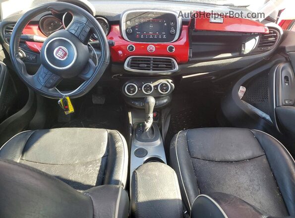 ZFBCFXDB4JP718730 2018 FIAT 500X Красный Вид панели приборов