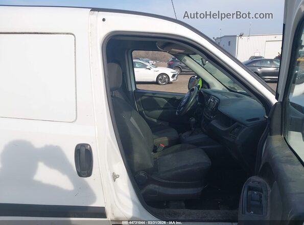 ZFBERFABXJ6K13344 2018 RAM PROMASTER CITY Белый Вид салона спереди