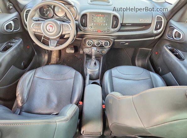 ZFBNFADH8KZ042024 2019 FIAT 500L Зеленый Вид панели приборов