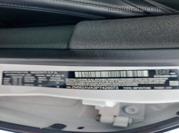 ZN682AVA3P7429072 2023 MASERATI GRECALE White სალონის 360-გრადუსიანი ხედი