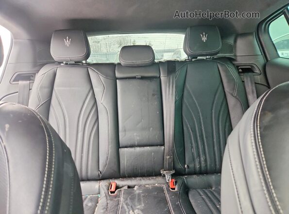 ZN682AVA3P7429072 2023 MASERATI GRECALE White უკანა სავარძლების ხედი