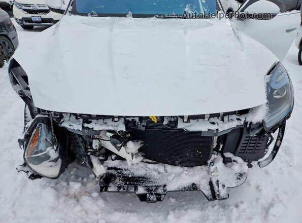 ZN682AVA3P7429072 2023 MASERATI GRECALE White ძრავის განყოფილების ხედი