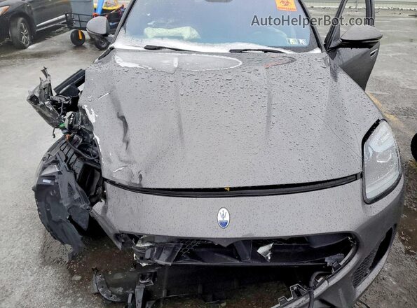 ZN682AVM1P7437486 2023 MASERATI GRECALE Gray Vista del compartimento del motor