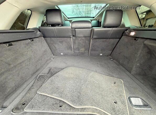 SALWG2FV6HA670381 2017 LAND ROVER RANGE ROVER White Widok wnętrza z tyłu