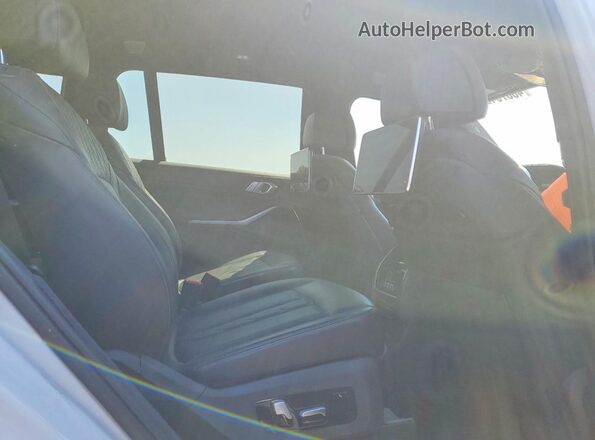 5UXCX4C55KLB39499 2019 BMW X7 Белый Вид подкапотного пространства