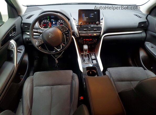 JA4ATWAA8TZ005446 2026 MITSUBISHI ECLIPSE Silver Widok zestawu wskaźników