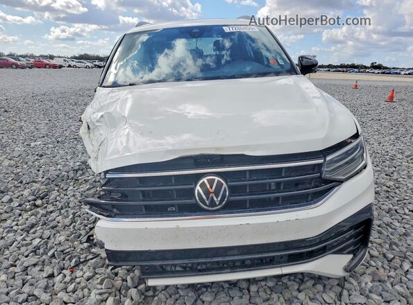 3VVCB7AX7NM073982 2022 VOLKSWAGEN TIGUAN Белый Вид сзади