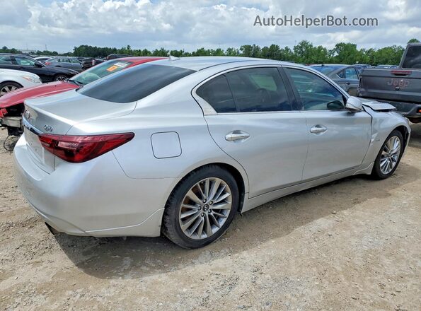 JN1EV7AP4JM352412 2018 INFINITI Q50 Серебряный Передняя правая четверть