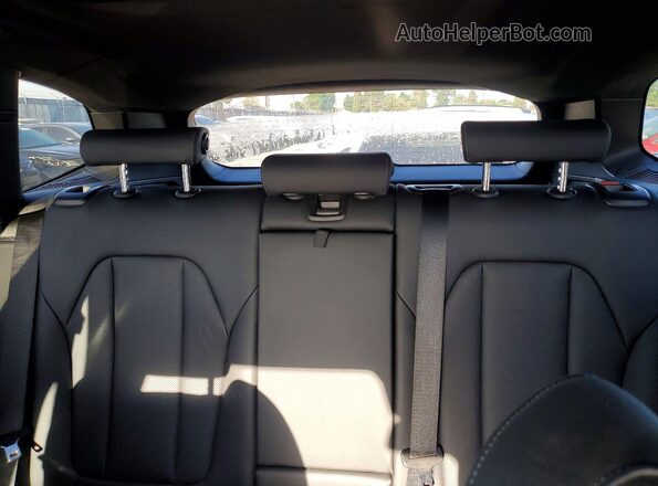 5UX43DP02R9V93468 2024 BMW X3 White Widok wnętrza z tyłu