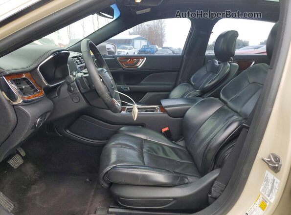 1LN6L9SK9J5601251 2018 LINCOLN CONTINENTA Бежевый Вид салона спереди