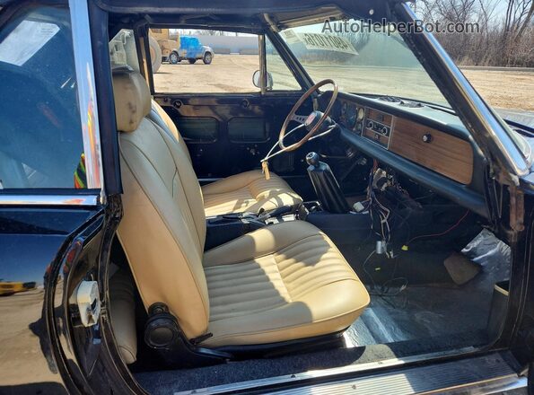 124CS10124477 1977 FIAT ALL Black უკანა სალონის ხედი