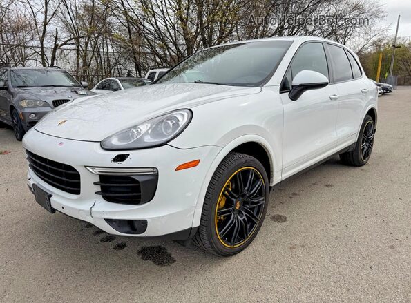 WP1AA2A21JKA02261 2018 PORSCHE CAYENNE Белый Задняя правая четверть