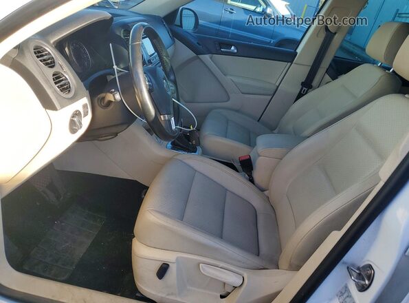 WVGAV7AX3GW596363 2016 VOLKSWAGEN TIGUAN White Widok deski rozdzielczej