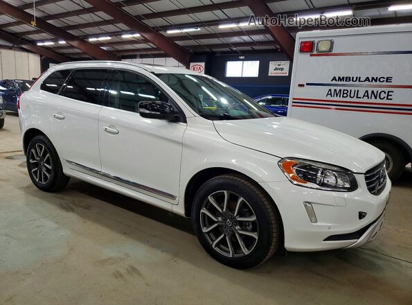YV449MRR1H2122654 2017 VOLVO XC60 Белый Вид спереди