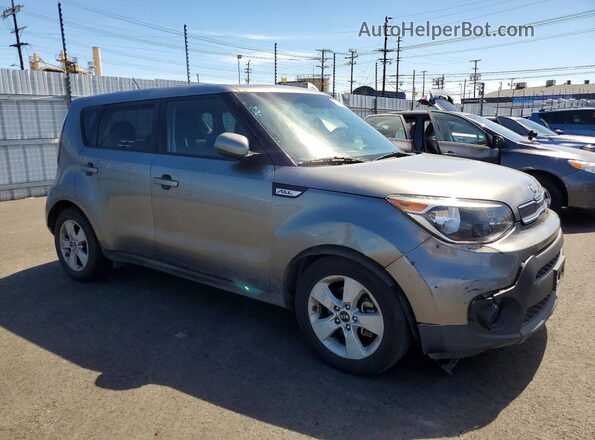 KNDJN2A26J7562818 2018 KIA SOUL Серый Вид спереди
