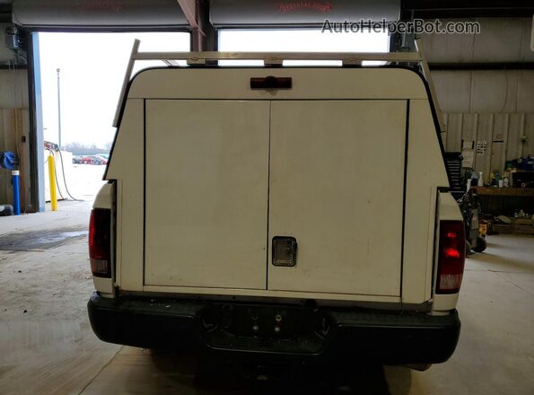 1C6RR6FG4KS678091 2019 RAM 1500 White Widok wnętrza z przodu