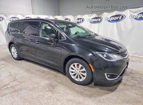 2C4RC1FGXKR507702 2019 CHRYSLER PACIFICA Белый Вид спереди