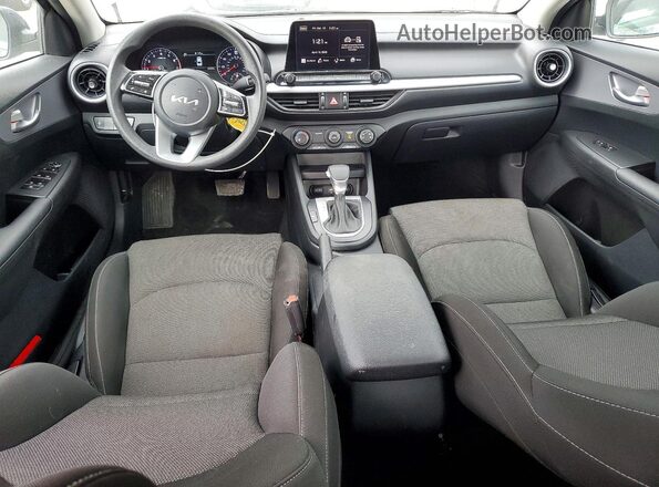 3KPF24AD7NE500300 2022 KIA FORTE Gray Widok zestawu wskaźników