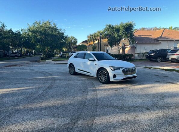 WA1VAAGE9KB023322 2019 AUDI E-TRON Белый Передняя левая четверть