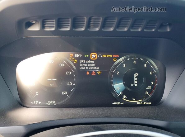 YV4A22PK8J1391165 2018 VOLVO XC90 Серый Вид задних сидений