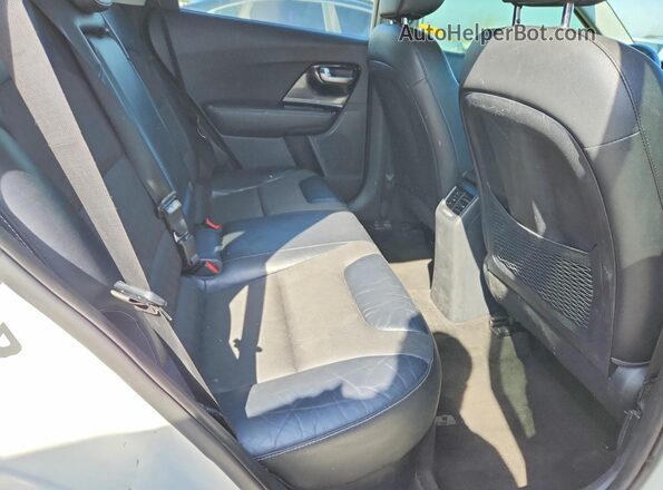 KNDCC3LCXH5059969 2017 KIA NIRO Белый Вид задней части салона