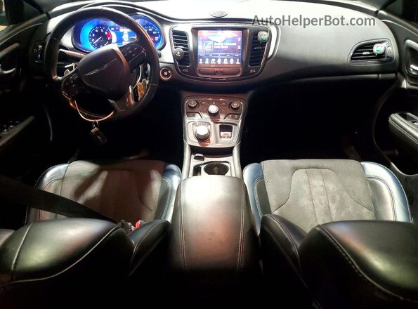 1C3CCCBB8GN161055 2016 CHRYSLER 200 Red Widok deski rozdzielczej