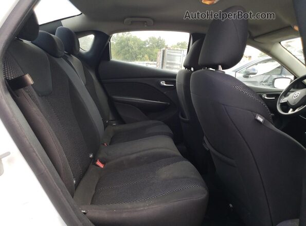 1C3CDFAA3GD578516 2016 DODGE DART White Vista de los asientos traseros