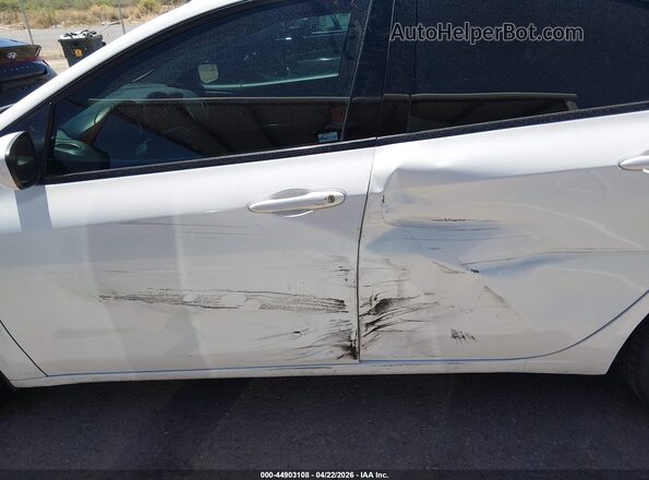 1C3CDFBB5GD689916 2016 DODGE DART White Front view