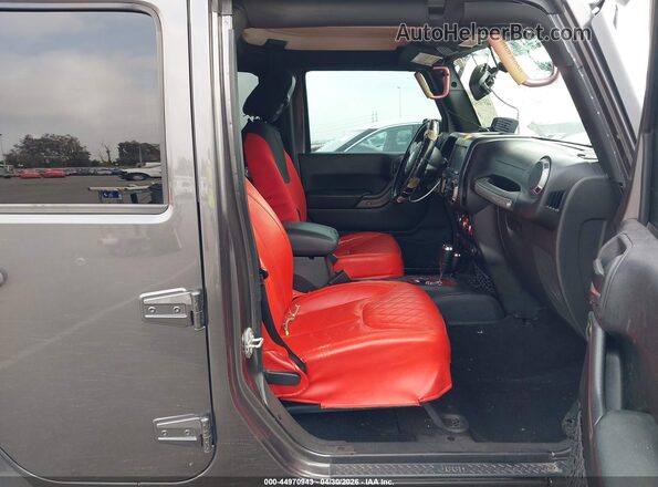1C4BJWDG1GL248735 2016 JEEP WRANGLER UNLIMITED Gray Widok wnętrza z przodu