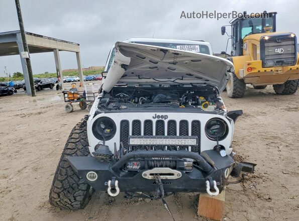 1C4BJWDG6HL751114 2017 JEEP WRANGLER Белый Вид спереди