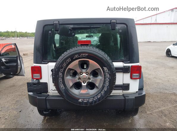 1C4BJWKG3GL307321 2016 JEEP WRANGLER UNLIMITED White 
