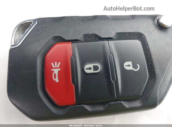 1C4HJXFN2PW693172 2023 JEEP WRANGLER Красный Вид панели приборов
