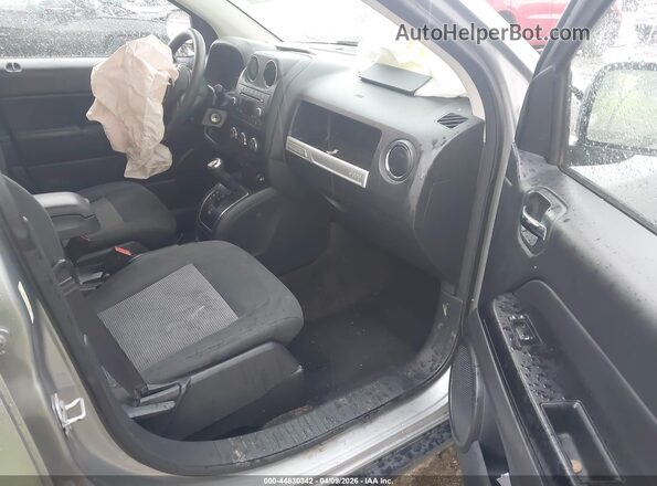 1C4NJCBA9GD753457 2016 JEEP COMPASS Серый Вид салона спереди