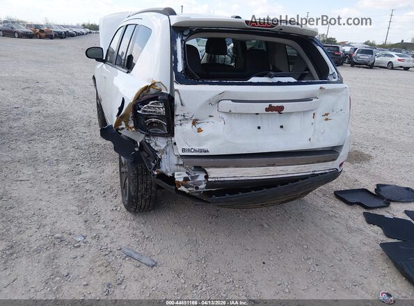 1C4NJCBB3HD136159 2017 JEEP COMPASS White Widok z przodu