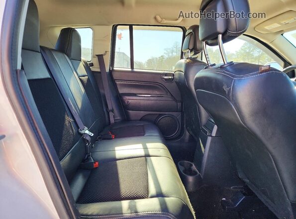 1C4NJCEA3GD640759 2016 JEEP COMPASS White Вид задніх сидінь