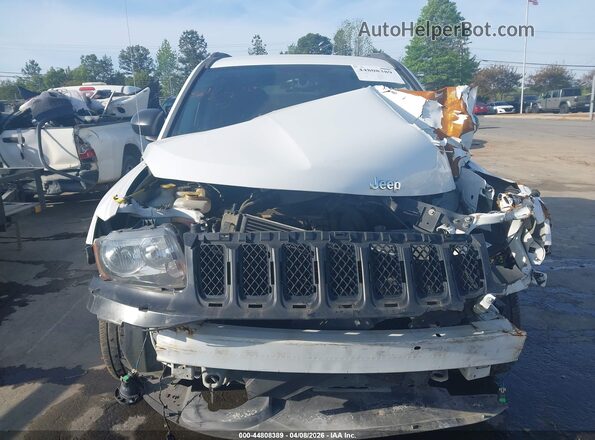 1C4NJDBB6HD190111 2017 JEEP COMPASS Белый Вид задней части салона