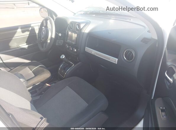 1C4NJDBB6HD190111 2017 JEEP COMPASS Белый Вид салона спереди